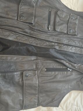 Kenneth Cole New York Black Leather Men's Vest with Zip Pockets
